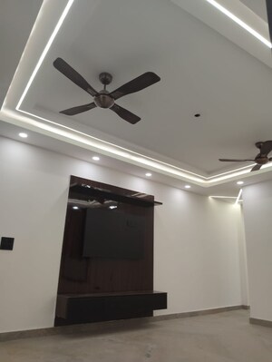 Furnished Amenities in 3 BHK Builder Floor at RWA Kalkaji DDA Flats L1 & L2, Govindpuri – for Sale