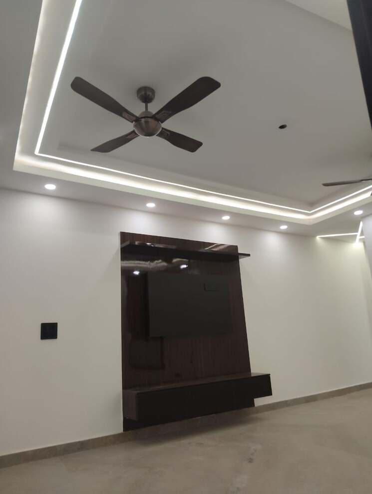 undefined, rwa-kalkaji-dda-flats-l1-l2 3 Bedroom 120 Sq.Yd. Builder Floor In Govindpuri Delhi 9419866