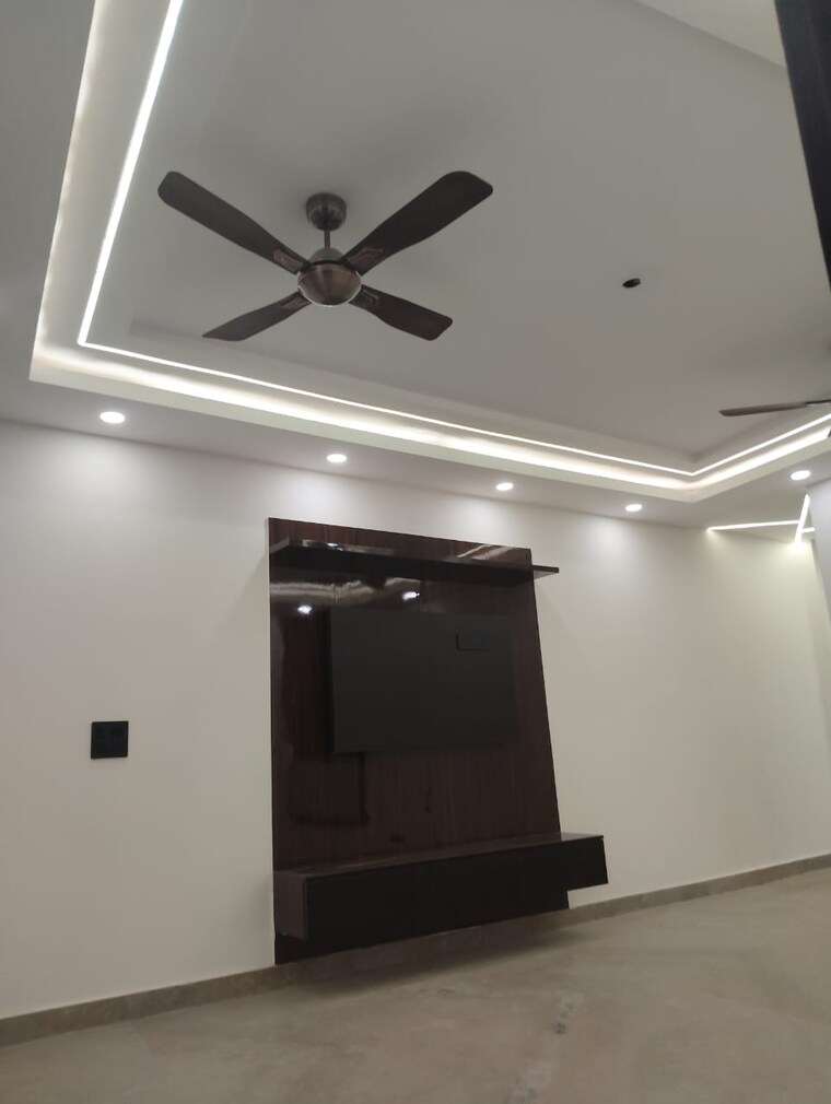 undefined, rwa-kalkaji-dda-flats-l1-l2 3 Bedroom 120 Sq.Yd. Builder Floor In Govindpuri Delhi 9419866