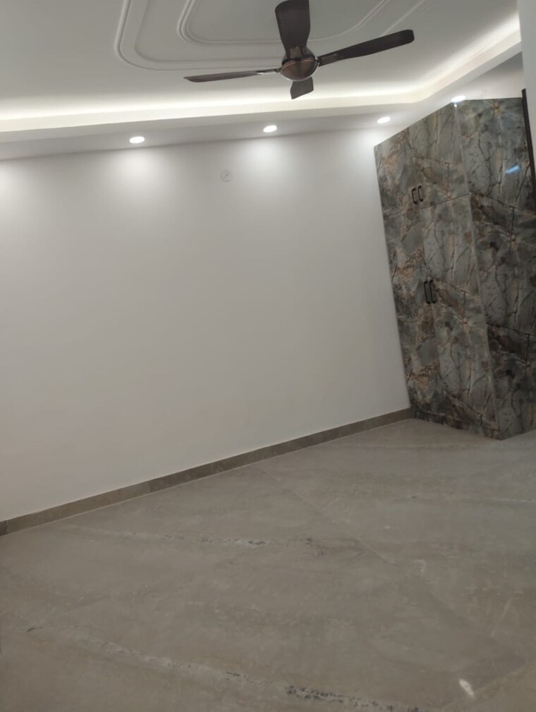 Room, rwa-kalkaji-dda-flats-l1-l2 3 Bedroom 120 Sq.Yd. Builder Floor In Govindpuri Delhi 9419866