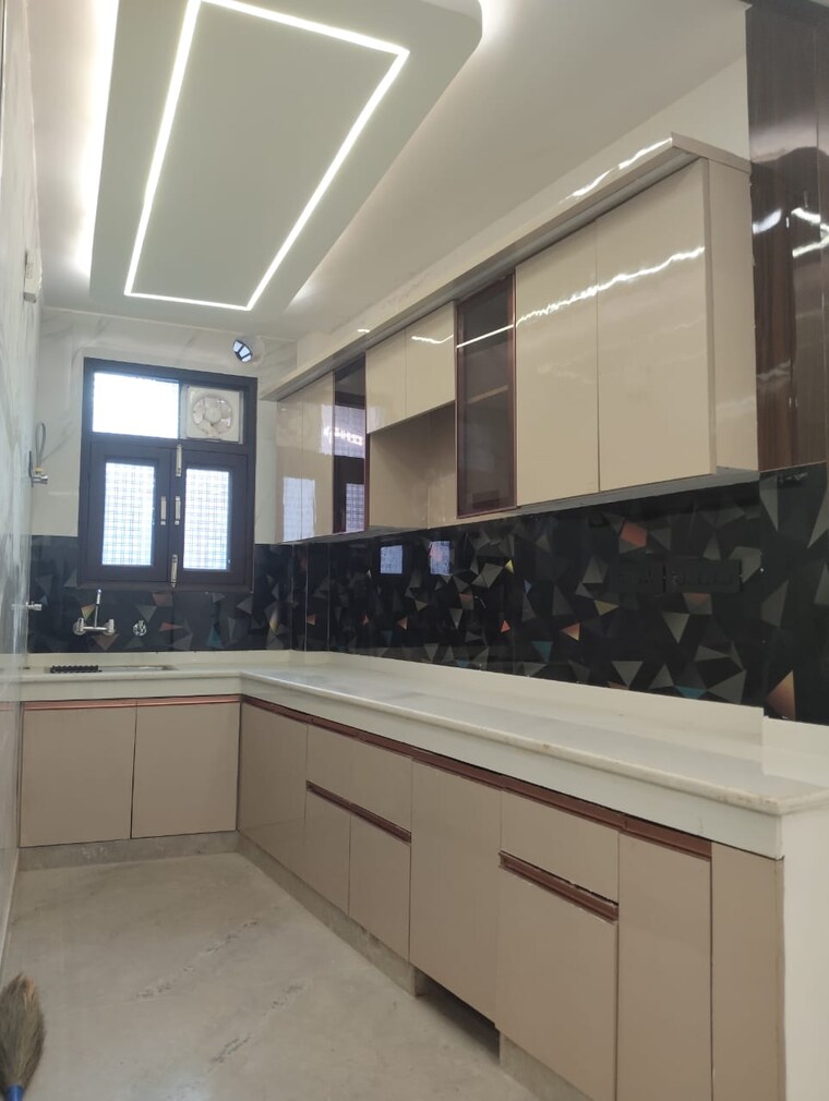 Kitchen, rwa-kalkaji-dda-flats-l1-l2 3 Bedroom 120 Sq.Yd. Builder Floor In Govindpuri Delhi 9419866