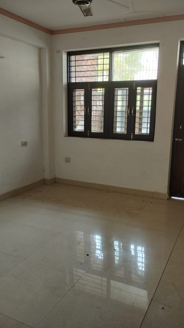 Room, ashoka enclave 2 Bedroom 160 Sq.Ft. Builder Floor In Ashoka Enclave Faridabad 9419851