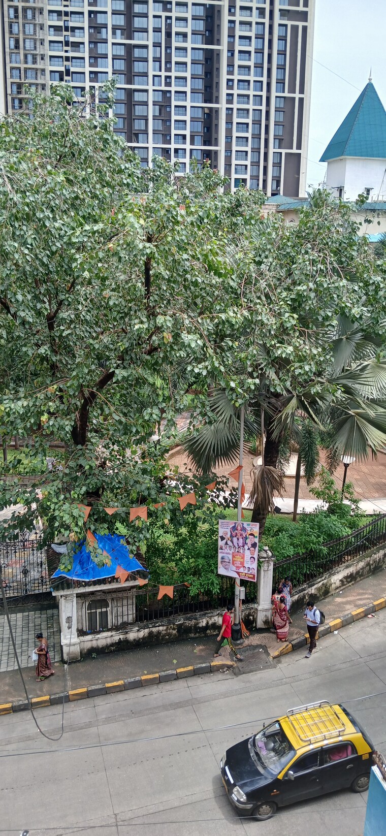 Garden, dosti-eastern-bay 3 Bedroom 1045 Sq.Ft. Apartment In Wadala Mumbai 9419813