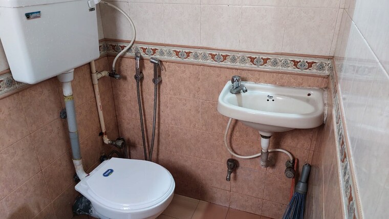 Bathroom, platinum-tower 3 Bedroom 900 Sq.Ft. Apartment In Kasarvadavali Thane 9419871