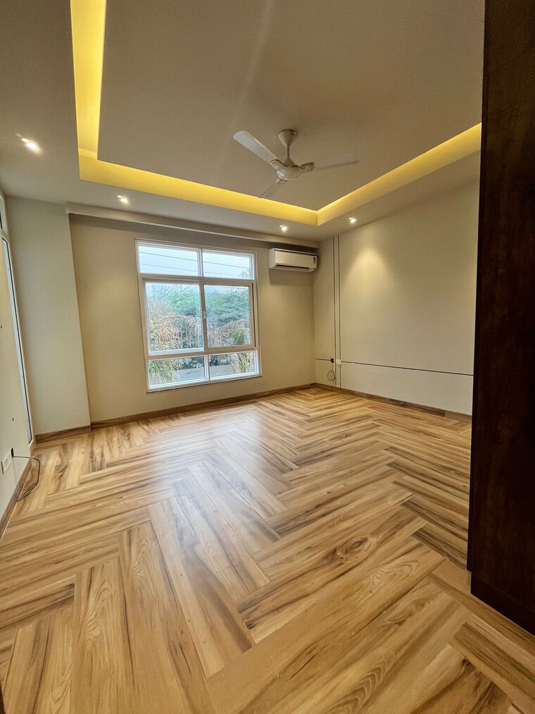 Bedroom, sector 57 4 Bedroom 4000 Sq.Ft. Builder Floor In Sector 57 Gurgaon 9419928