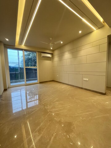 Room in 4 BHK Builder Floor at Sector 57 – for Sale