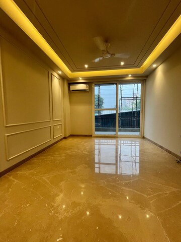 Room in 4 BHK Builder Floor at Sector 57 – for Sale