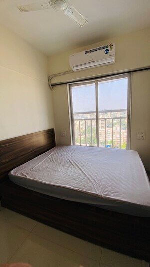 Bedroom in 2 BHK Apartment at Andheri West – for Rent