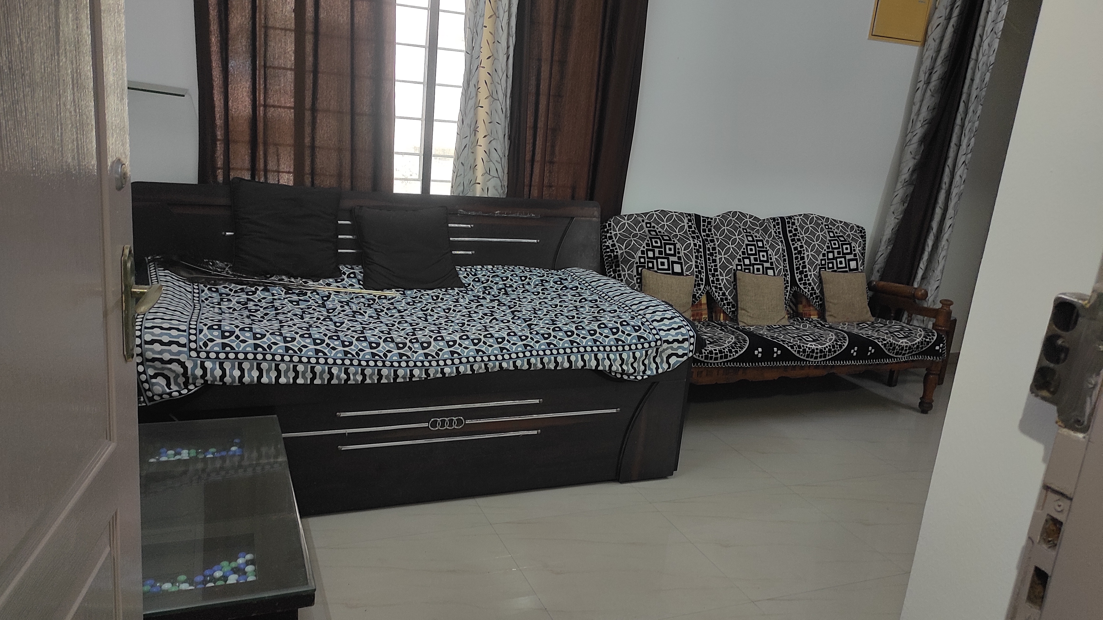 2 BHK Apartment For Rent in Goel Ganga Gyanganga