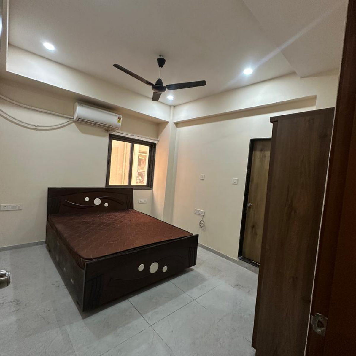 3 BHK + Servant Room Apartment For Rent in Orchid Highlife