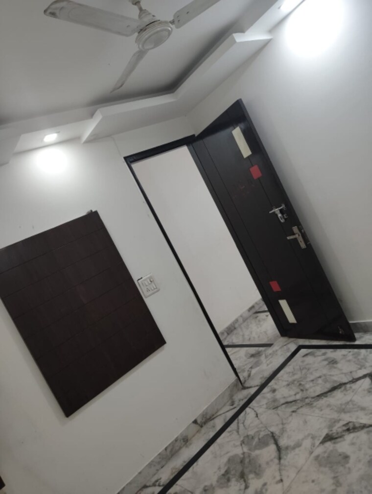 Room, rwa-kalkaji-dda-flats-l1-l2 3 Bedroom 100 Sq.Yd. Builder Floor In Govindpuri Delhi 9419989