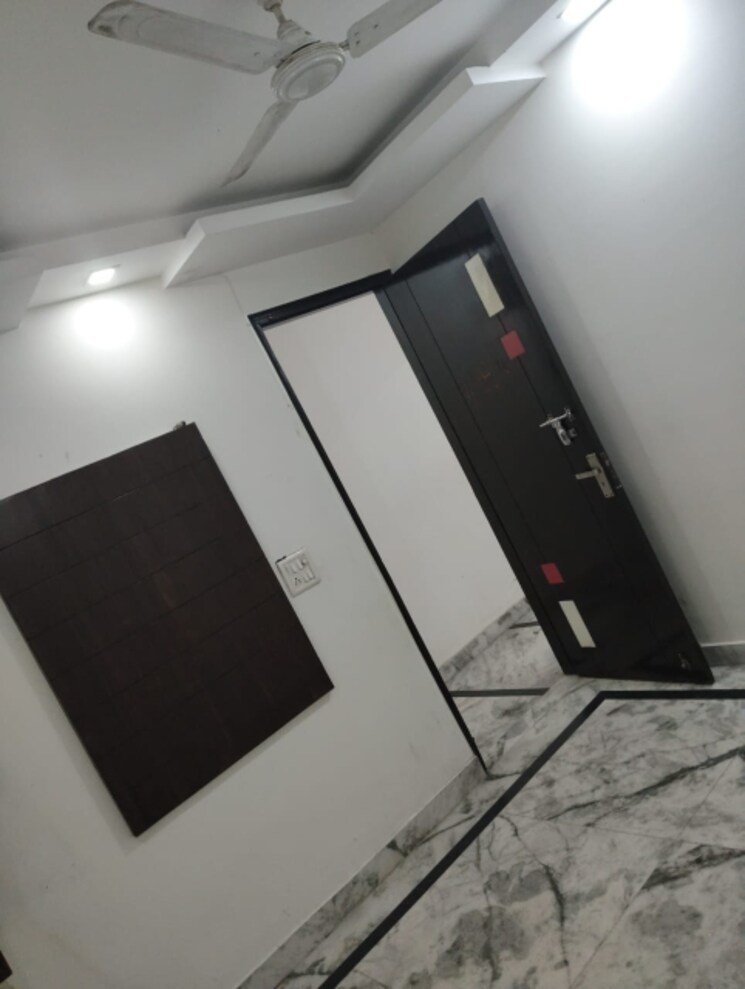 Room, rwa-kalkaji-dda-flats-l1-l2 3 Bedroom 100 Sq.Yd. Builder Floor In Govindpuri Delhi 9419989