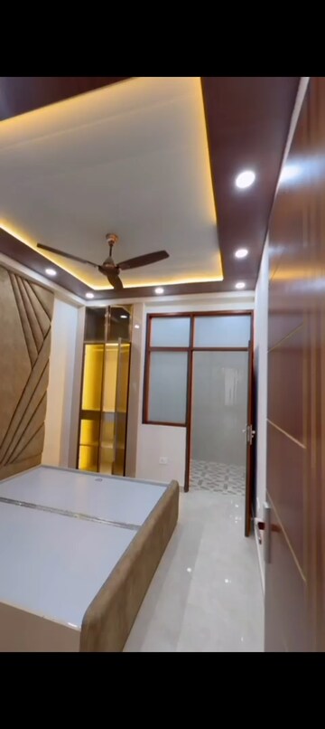 Building Lobby in 3 BHK Builder Floor at Indrapuram – for Sale