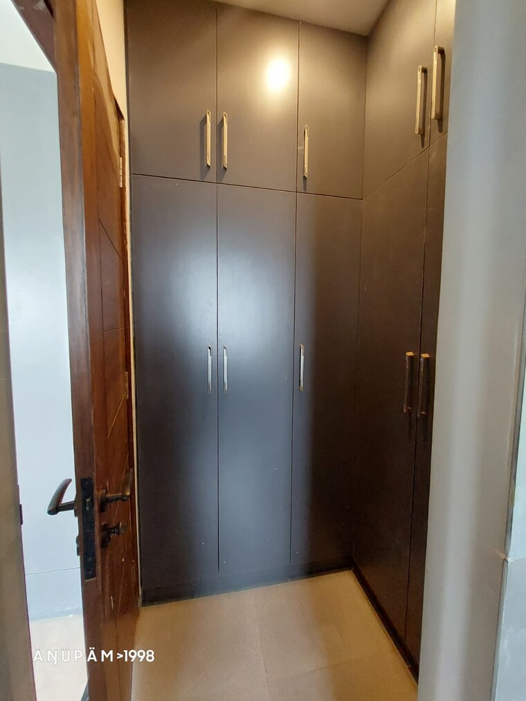 Other, vasant kunj 3 Bedroom 1950 Sq.Ft. Apartment In Vasant Kunj Delhi 9419990