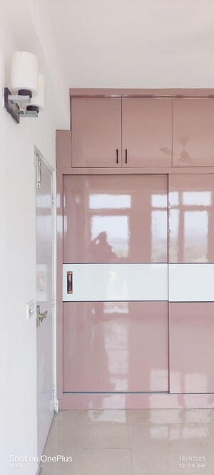 Furnished Amenities in 2 BHK Apartment at Suncity Avenue 76, Sector 76 – for Rent