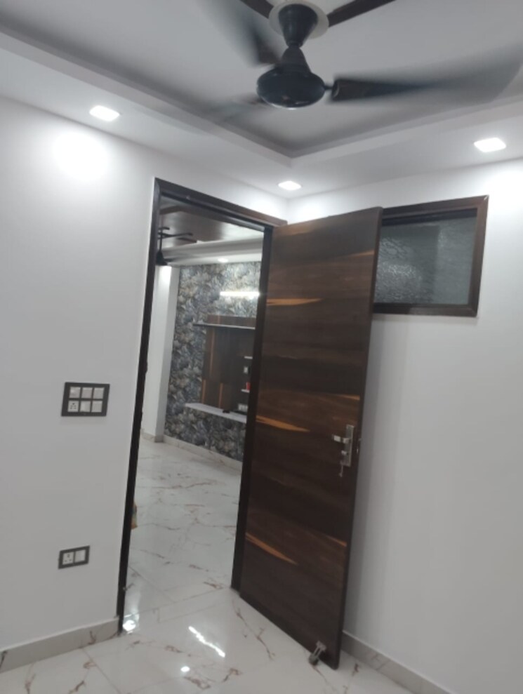 Room, rwa-kalkaji-dda-flats-l1-l2 3 Bedroom 100 Sq.Yd. Apartment In Govindpuri Delhi 9420017