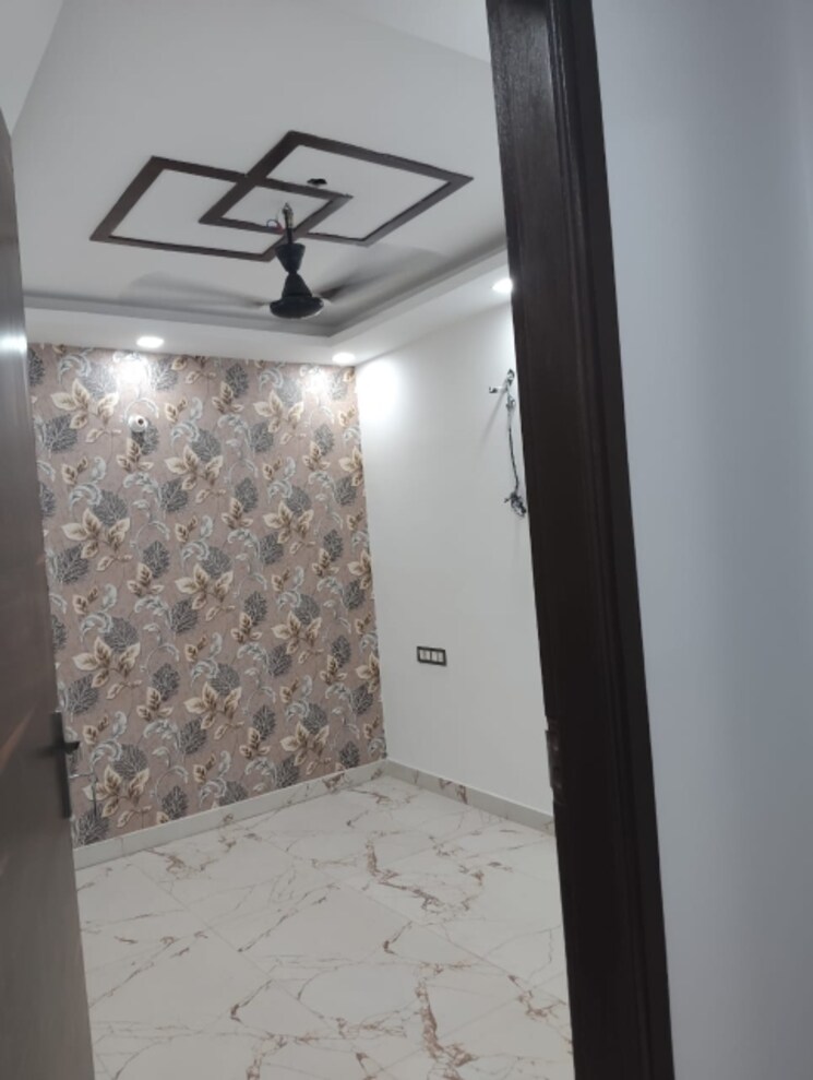 Balcony, rwa-kalkaji-dda-flats-l1-l2 3 Bedroom 100 Sq.Yd. Apartment In Govindpuri Delhi 9420017