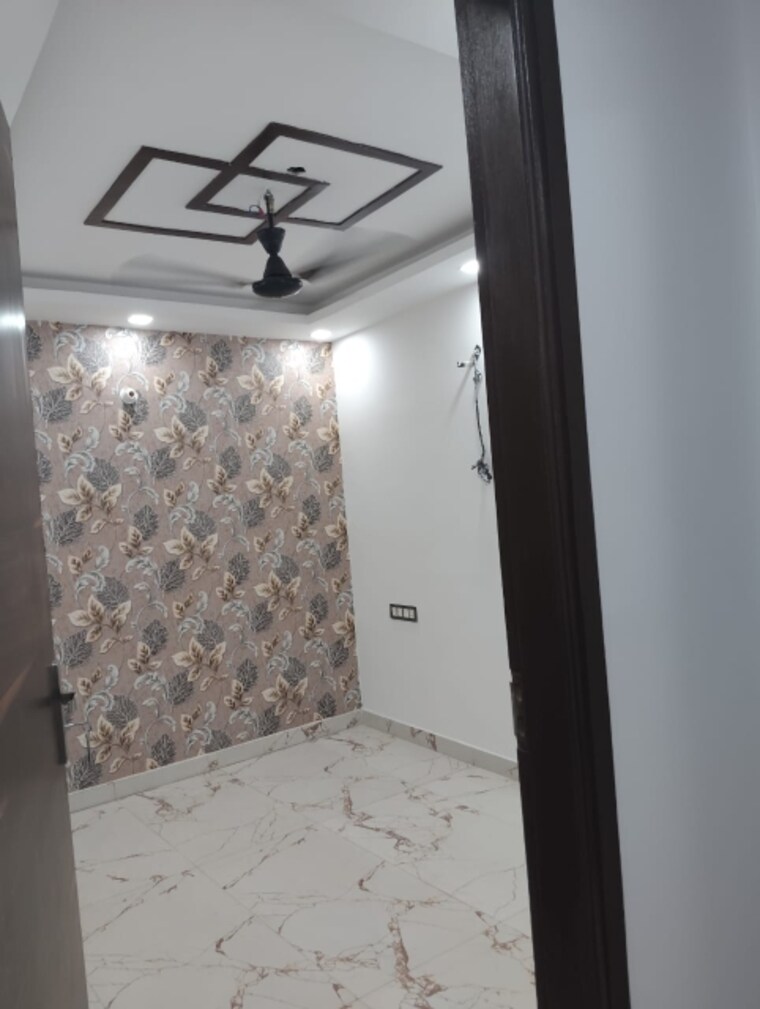 Balcony, rwa-kalkaji-dda-flats-l1-l2 3 Bedroom 100 Sq.Yd. Apartment In Govindpuri Delhi 9420017