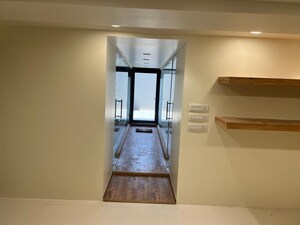 Room in  Office Space at Thaltej – for Rent