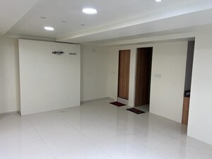 Room in  Office Space at Thaltej – for Rent