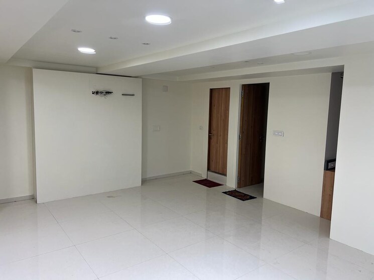 Room, thaltej Commercial Office Space 4000 Sq.Ft. In Thaltej Ahmedabad 9420024