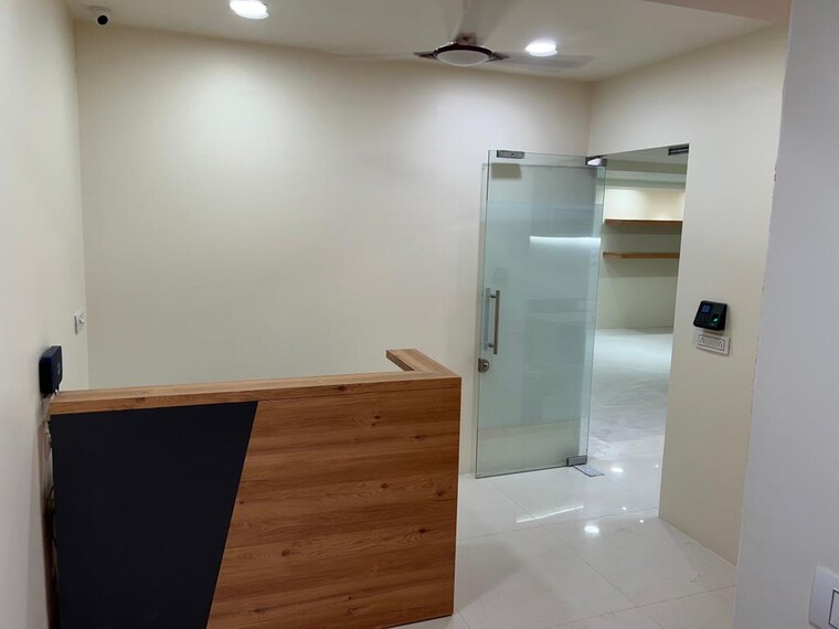 Room, thaltej Commercial Office Space 4000 Sq.Ft. In Thaltej Ahmedabad 9420024