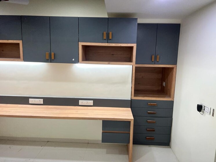 undefined, thaltej Commercial Office Space 4000 Sq.Ft. In Thaltej Ahmedabad 9420024