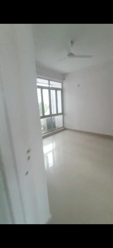 Room in 3 BHK Builder Floor at Sector 57 – for Rent