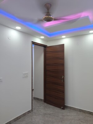 Room in 3 BHK Builder Floor at RWA Kalkaji DDA Flats Block 16 To 19, Govindpuri – for Sale