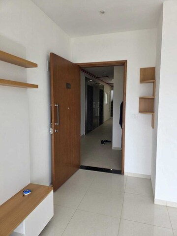 Room in 2 BHK Apartment at Godrej Park Retreat, Sarjapur Road – for Rent