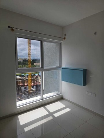 Room in 2 BHK Apartment at Godrej Park Retreat, Sarjapur Road – for Rent