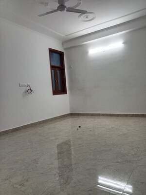 Room in 2 BHK Builder Floor at Saket – for Rent