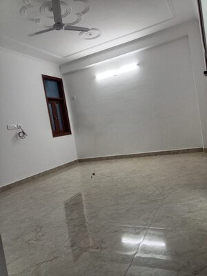 2 BHK Builder Floor For Rent in Saket