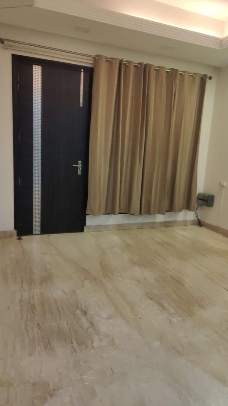 Room, sector 57 3 Bedroom 2800 Sq.Ft. Builder Floor In Sector 57 Gurgaon 9420110