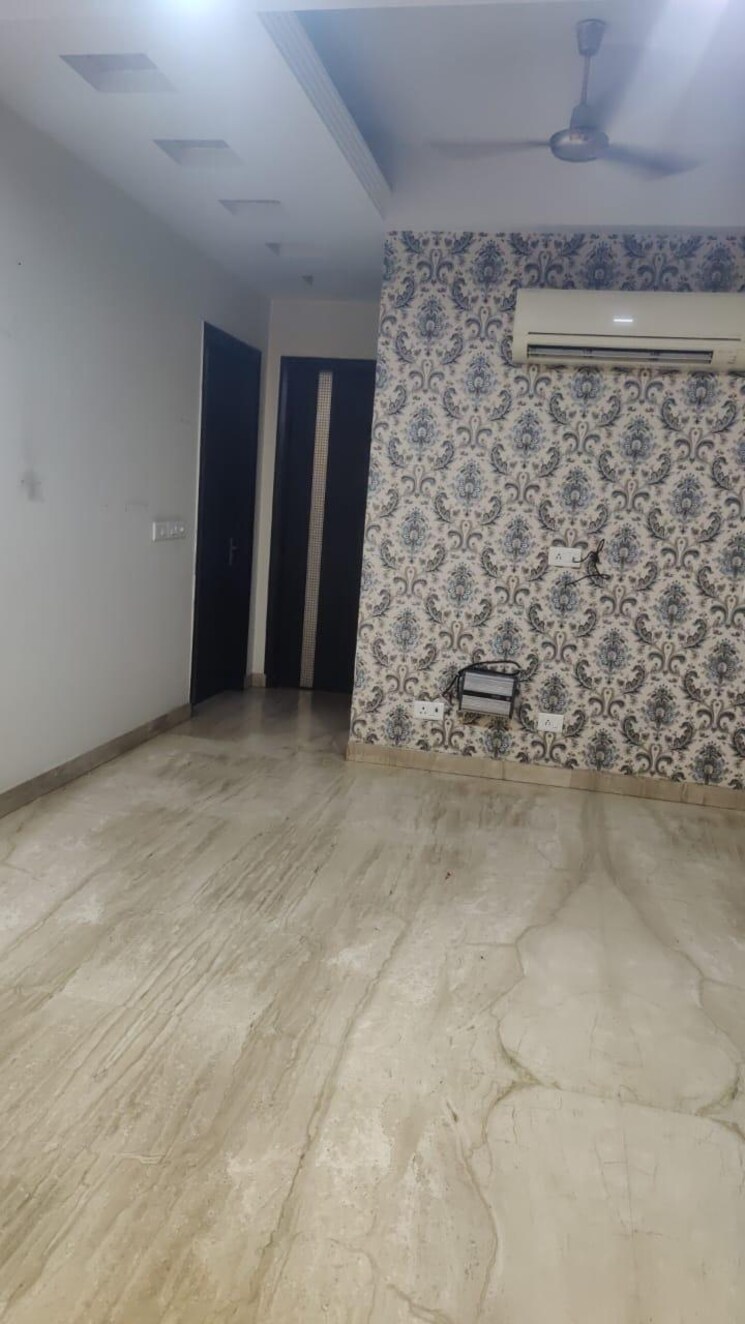 Room, sector 57 3 Bedroom 2800 Sq.Ft. Builder Floor In Sector 57 Gurgaon 9420110