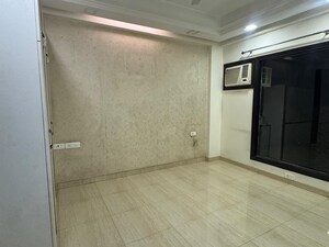 Room in 3 BHK Builder Floor at Sector 57 – for Rent