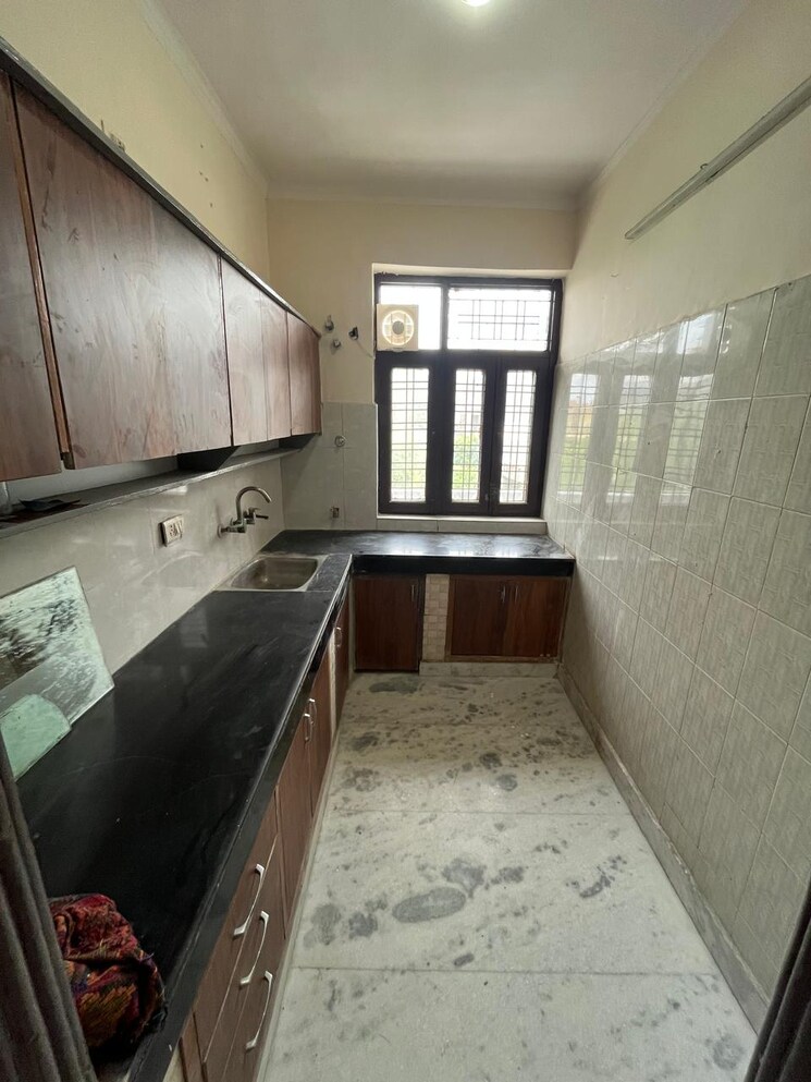 Kitchen, sector 37 3 Bedroom 1450 Sq.Ft. Builder Floor In Sector 37 Faridabad 9420135