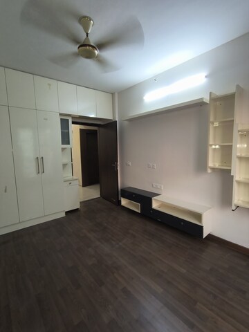 Furnished Amenities in 3 BHK Apartment at BPTP Spacio, Sector 37d – for Rent