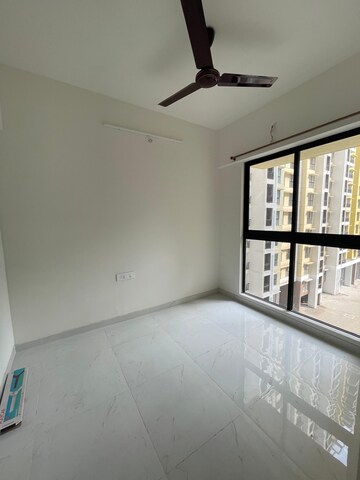 Room in 1.5 BHK Apartment at Runwal Gardens, Dombivli East – for Rent
