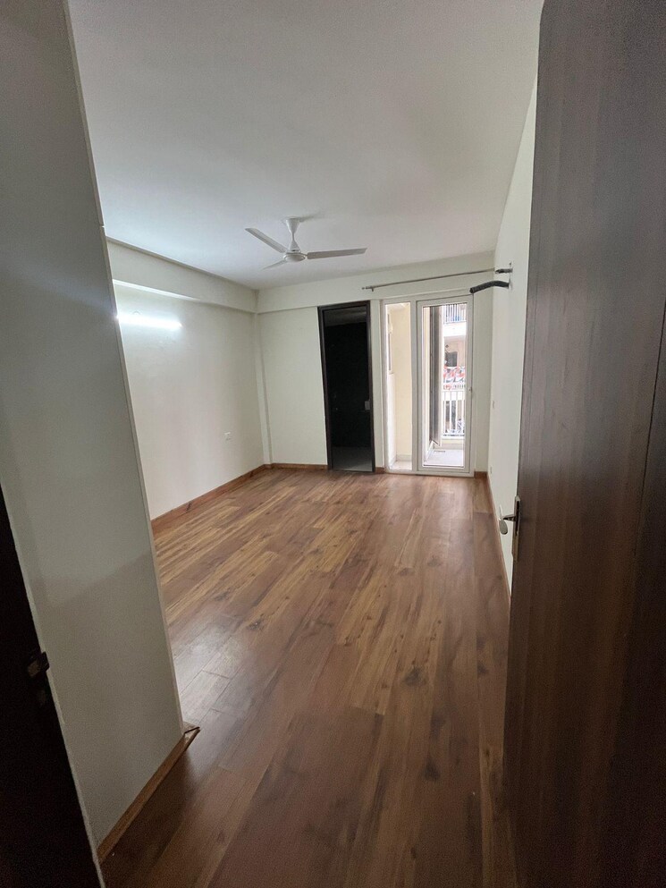 Room, pir machalla 3 Bedroom 1250 Sq.Ft. Apartment In Pir Machalla Zirakpur 9420248