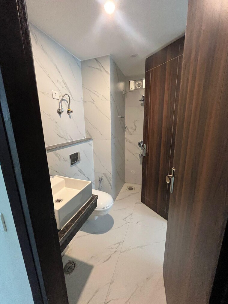 Bathroom, pir machalla 3 Bedroom 1250 Sq.Ft. Apartment In Pir Machalla Zirakpur 9420248