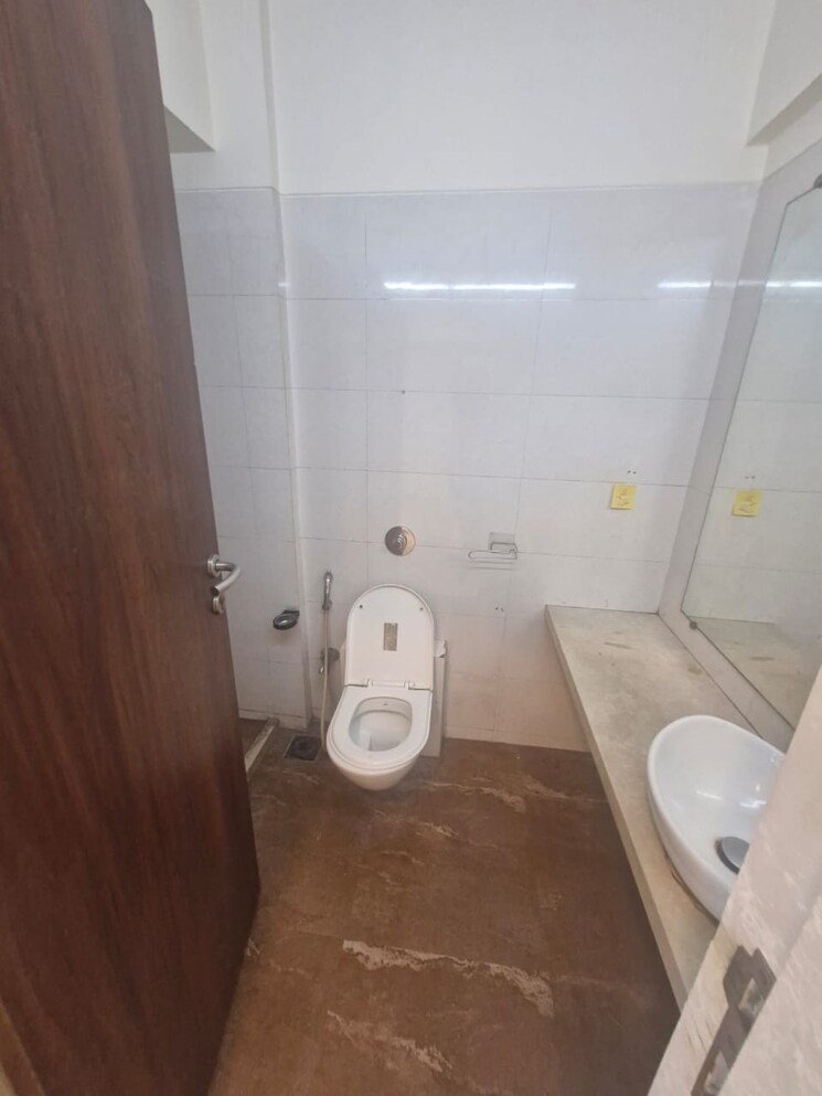 Bathroom, hk-orchid-residences 2 Bedroom 651 Sq.Ft. Apartment In Andheri West Mumbai 9420268