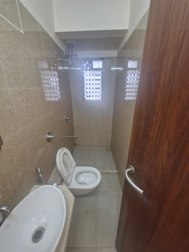 Bathroom, hk-orchid-residences 2 Bedroom 651 Sq.Ft. Apartment In Andheri West Mumbai 9420268