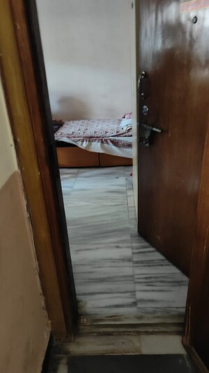Room in 1 BHK Apartment at Dattatray Towers, Borivali East – for Sale