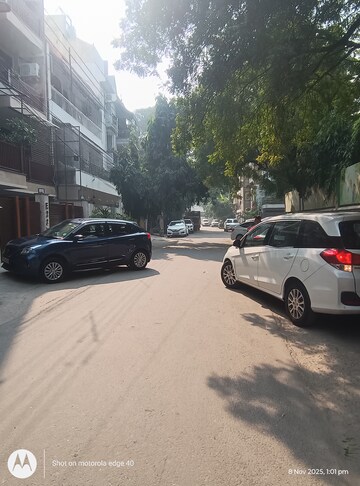 Parking in 3 BHK Builder Floor at Boutique Residential Apartments E-335, East Of Kailash – for Sale