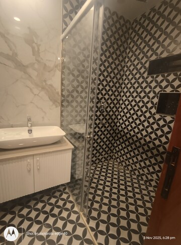 Attached Bathroom in 3 BHK Builder Floor at Boutique Residential Apartments E-335, East Of Kailash – for Sale