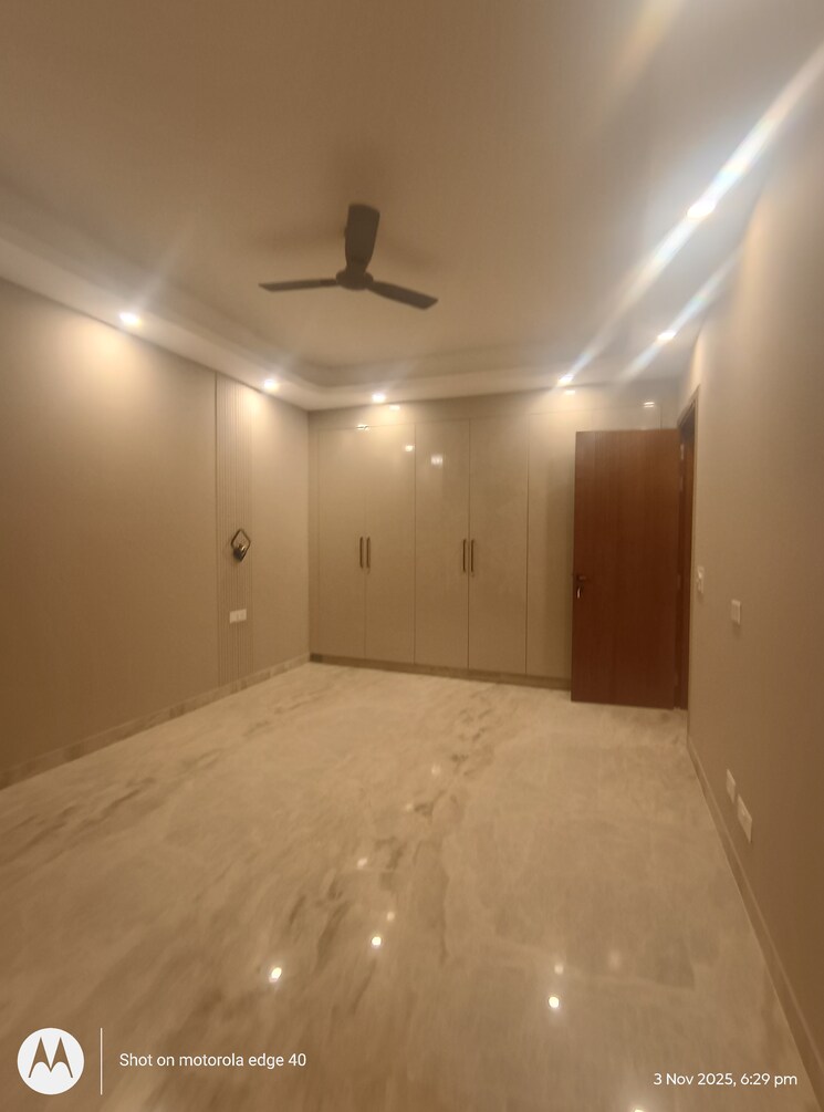 Master Bedroom, boutique-residential-apartments-e-335 3 Bedroom 200 Sq.Yd. Builder Floor In East Of Kailash Delhi 9420327