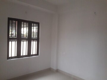 Room in 2 BHK Apartment at Hakim Para – for Sale