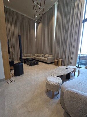 Living Room in 4 BHK Builder Floor at DLF Royale Residences, Dlf Phase I – for Rent