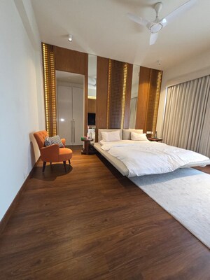 Bedroom in 4 BHK Builder Floor at DLF Royale Residences, Dlf Phase I – for Rent